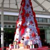 広島駅北口のペデストリアンデッキに今年も巨大なクリスマスツリーが登場！